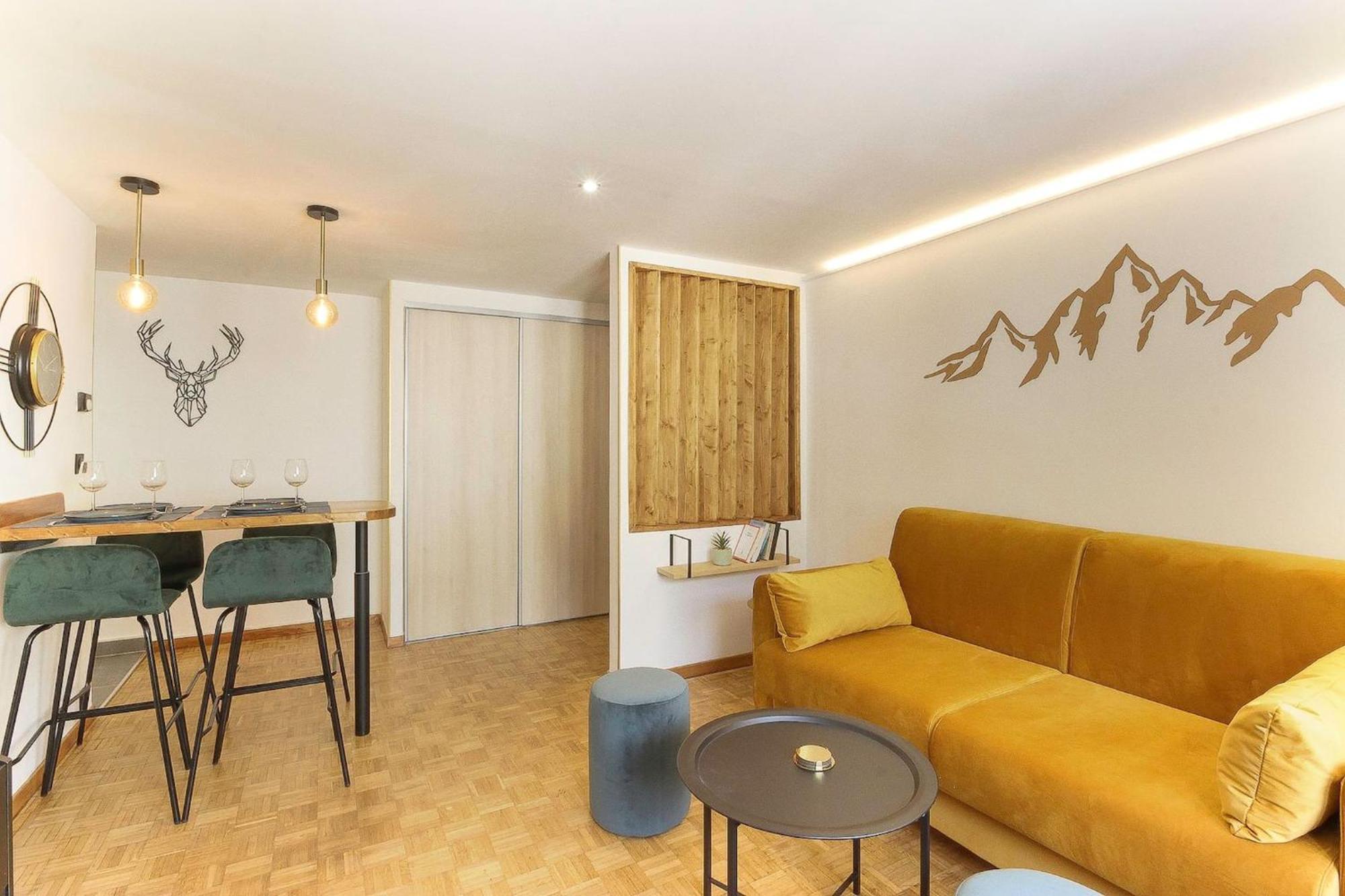 Bellevarde Apt - Newly Renovated - Central - Beside Tmb Start/End Лез-Уш Экстерьер фото